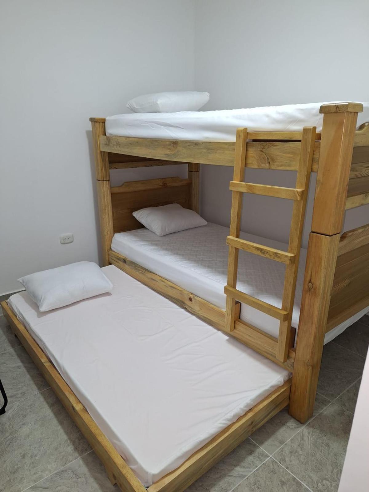 Apartahotel- Alojamiento Familiar- Apartamentos Privados Kira