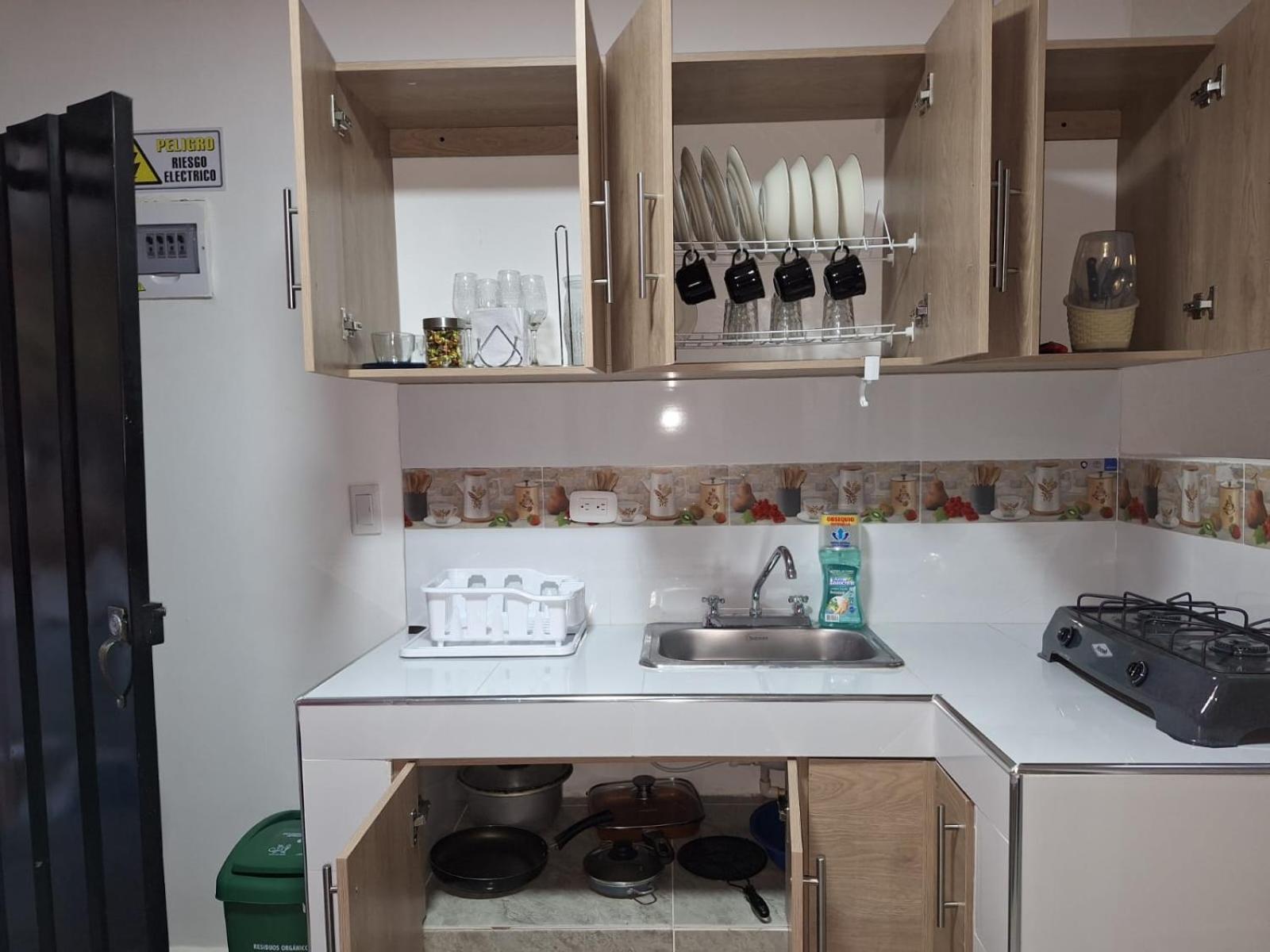 Apartahotel- Alojamiento Familiar- Apartamentos Privados Kira