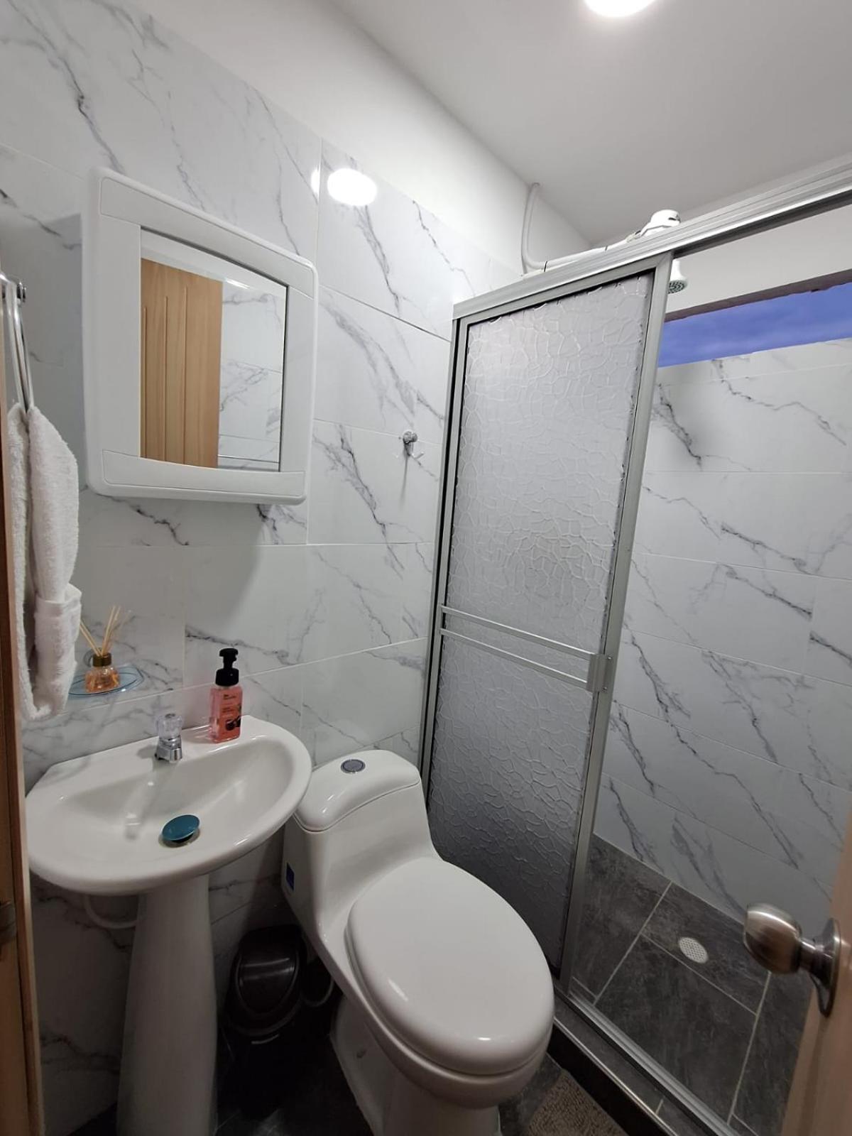 Apartahotel- Alojamiento Familiar- Apartamentos Privados Kira
