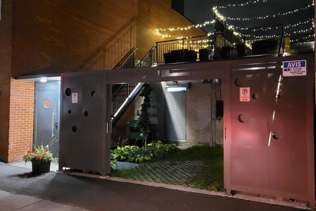 Plaza12 - StringLights, XL Terrace, restos & shops