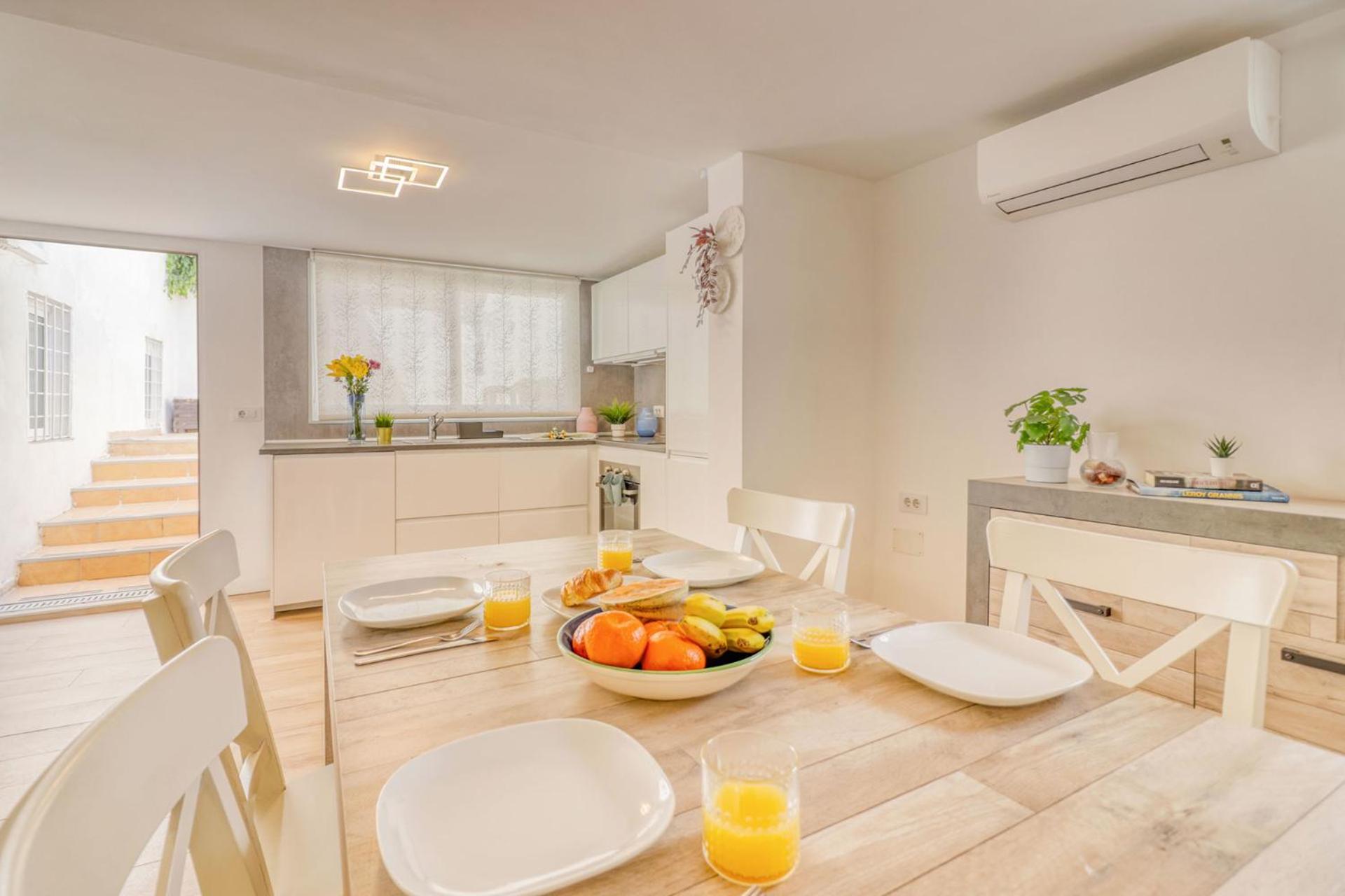 Family Villa with Terrace, Hot Tub, Pool, View and Grill in Chayofa view 3