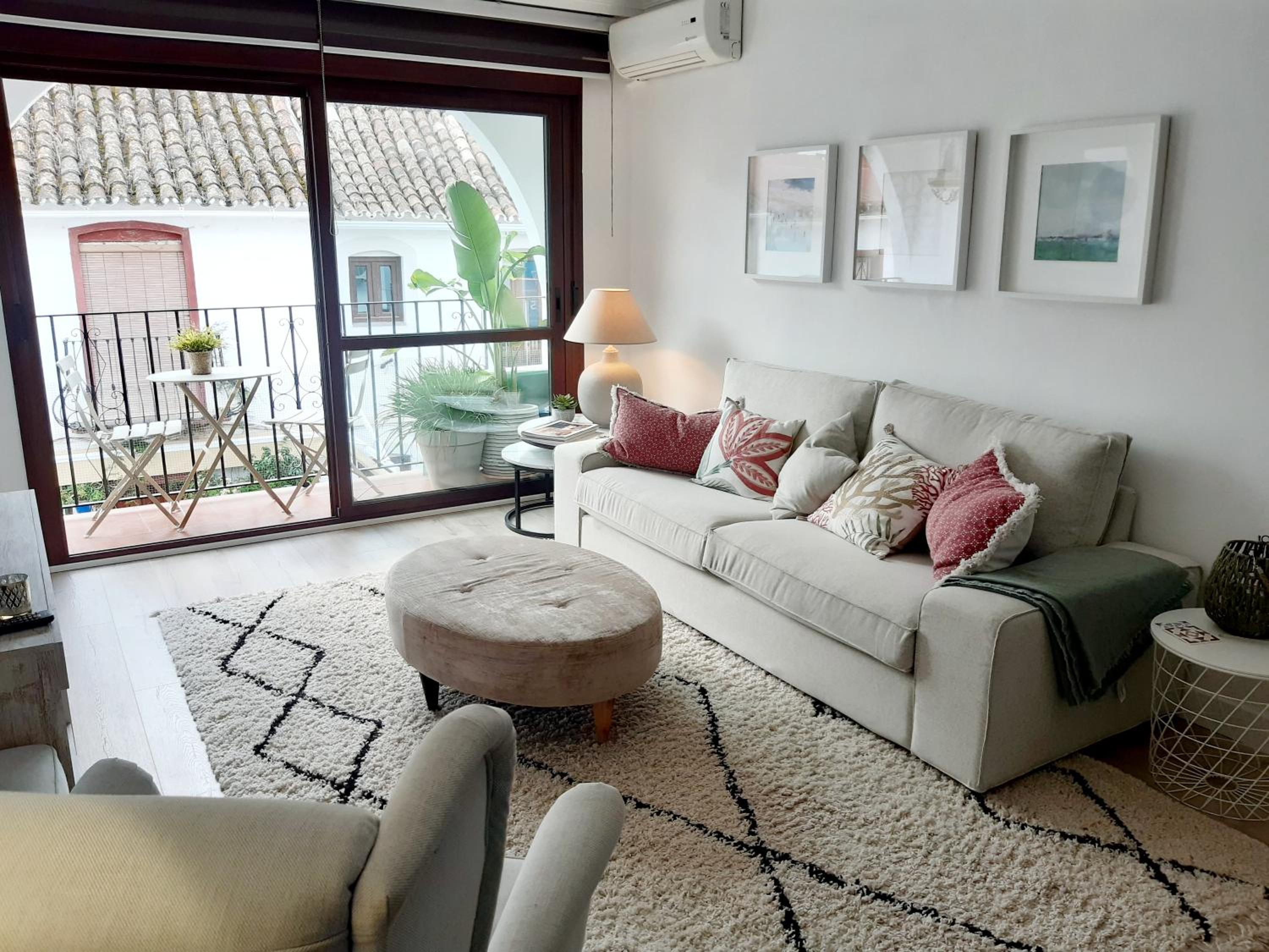 Impressive apartment with 3 bedrooms metres from the beach