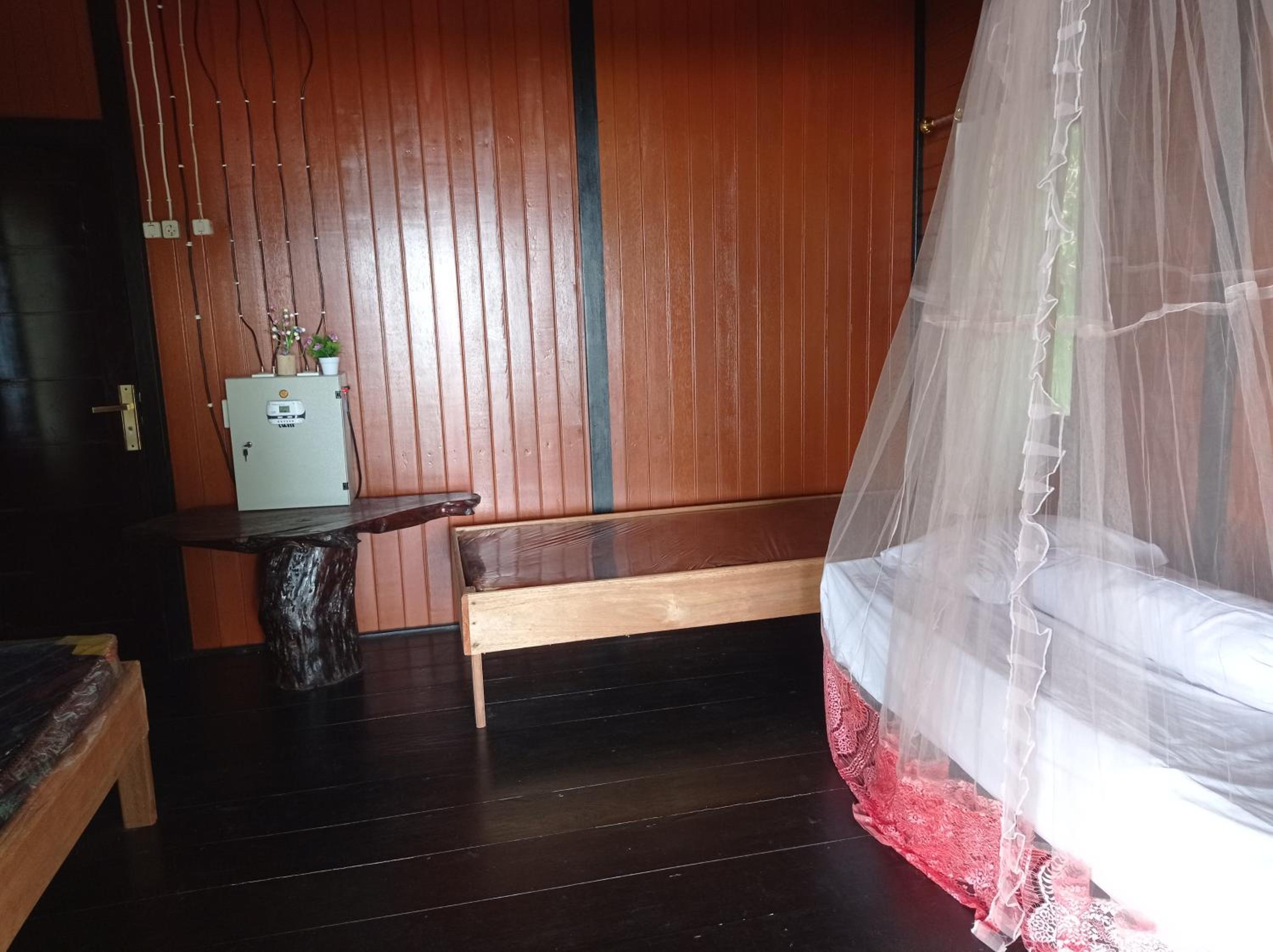 Misool Dayef Homestay