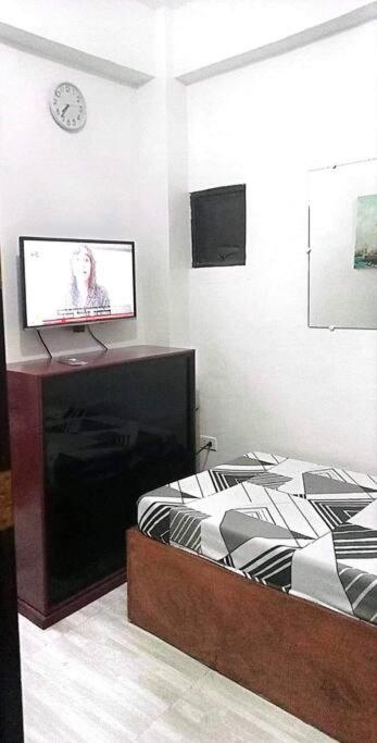 Comfy 2Single Beds Unit, with Wifi, Free Parking at Sonia's Island Stay view 4