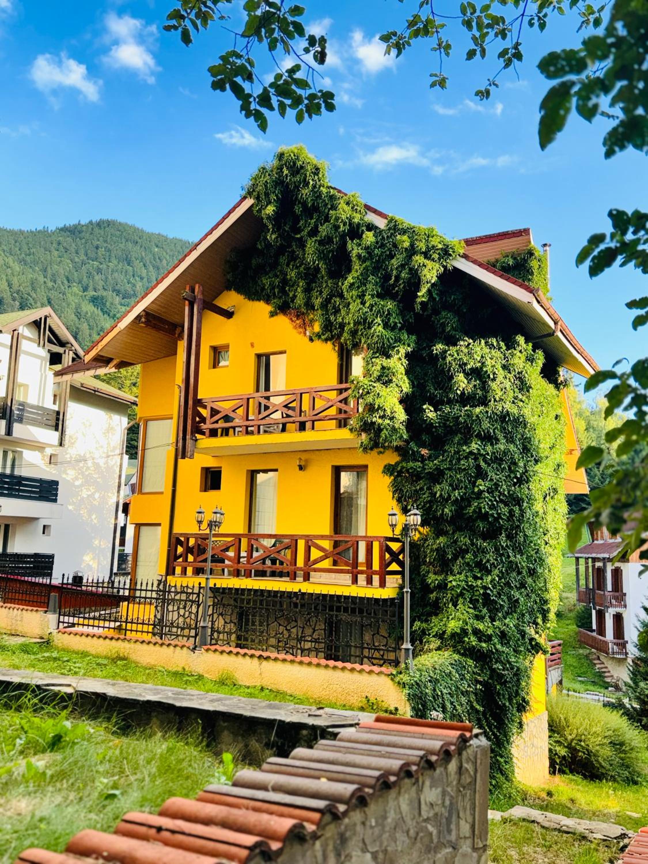 GoldVilla