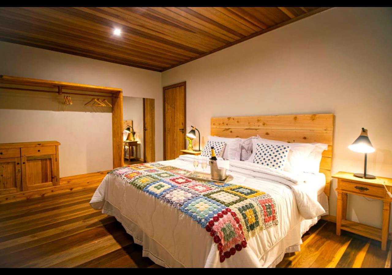 Casa Dos Pinheiros - Casa de Temporada em Visconde de Mauá