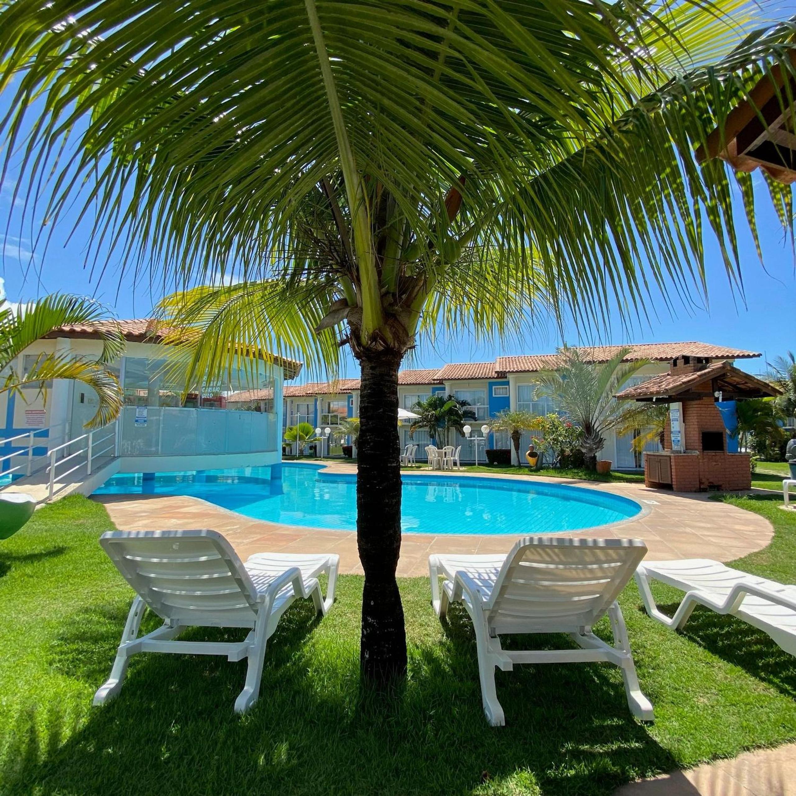 Casas no Residencial Mont Sião com 1, 2 ou 3 suítes (todas com ar condicionado) condomíno a poucos metros da praia de Taperapuã (Axé Moi), com 2 piscinas a
