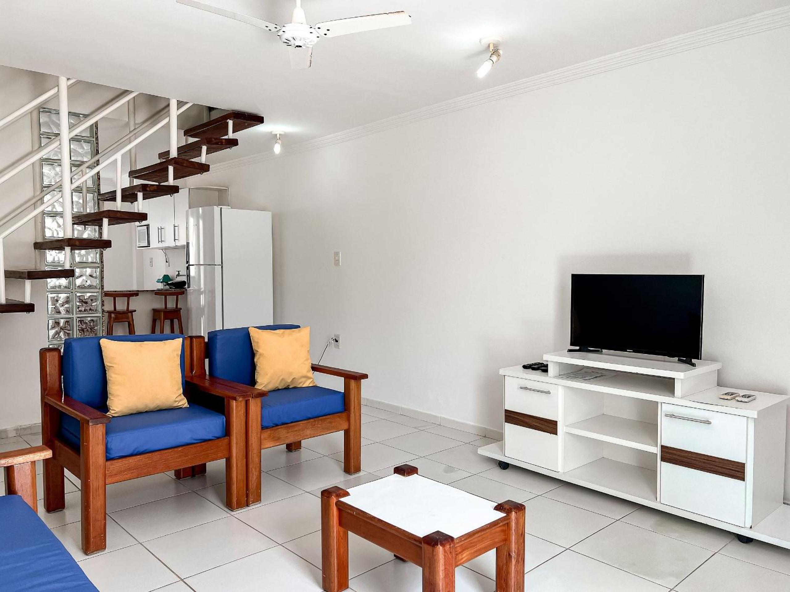 Casas no Residencial Mont Sião com 1, 2 ou 3 suítes (todas com ar condicionado) condomíno a poucos metros da praia de Taperapuã (Axé Moi), com 2 piscinas a