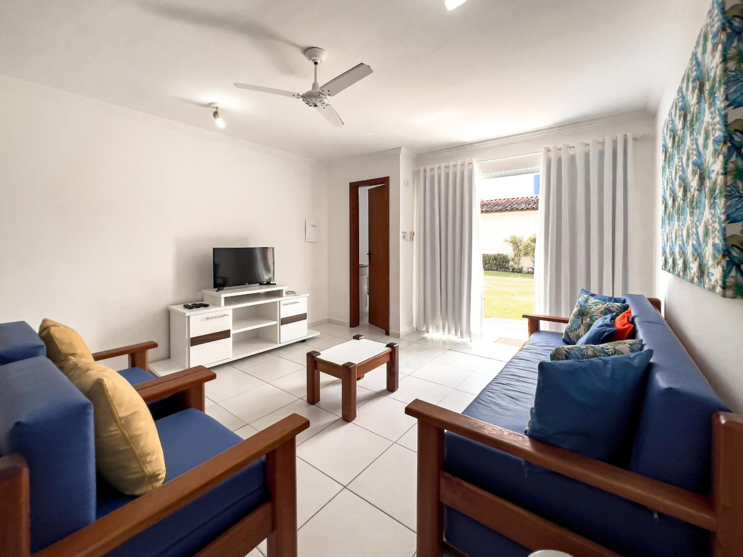 Casas no Residencial Mont Sião com 1, 2 ou 3 suítes (todas com ar condicionado) condomíno a poucos metros da praia de Taperapuã (Axé Moi), com 2 piscinas a