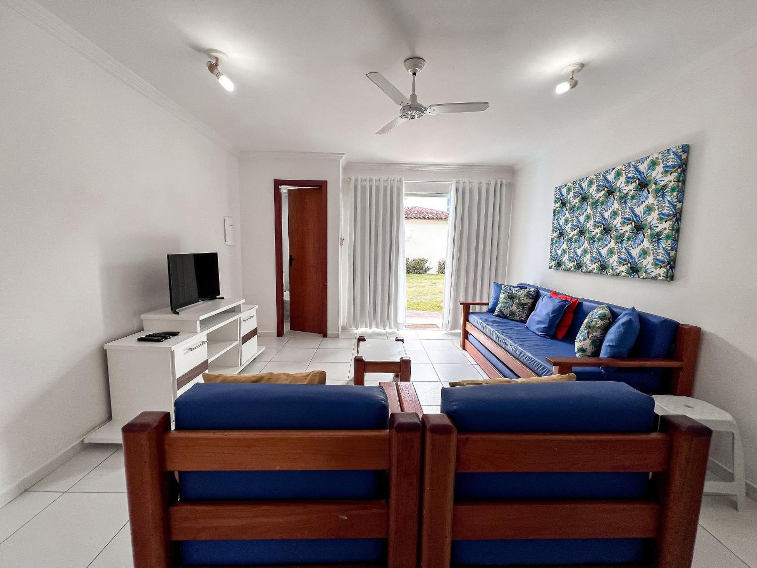 Casas no Residencial Mont Sião com 1, 2 ou 3 suítes (todas com ar condicionado) condomíno a poucos metros da praia de Taperapuã (Axé Moi), com 2 piscinas a