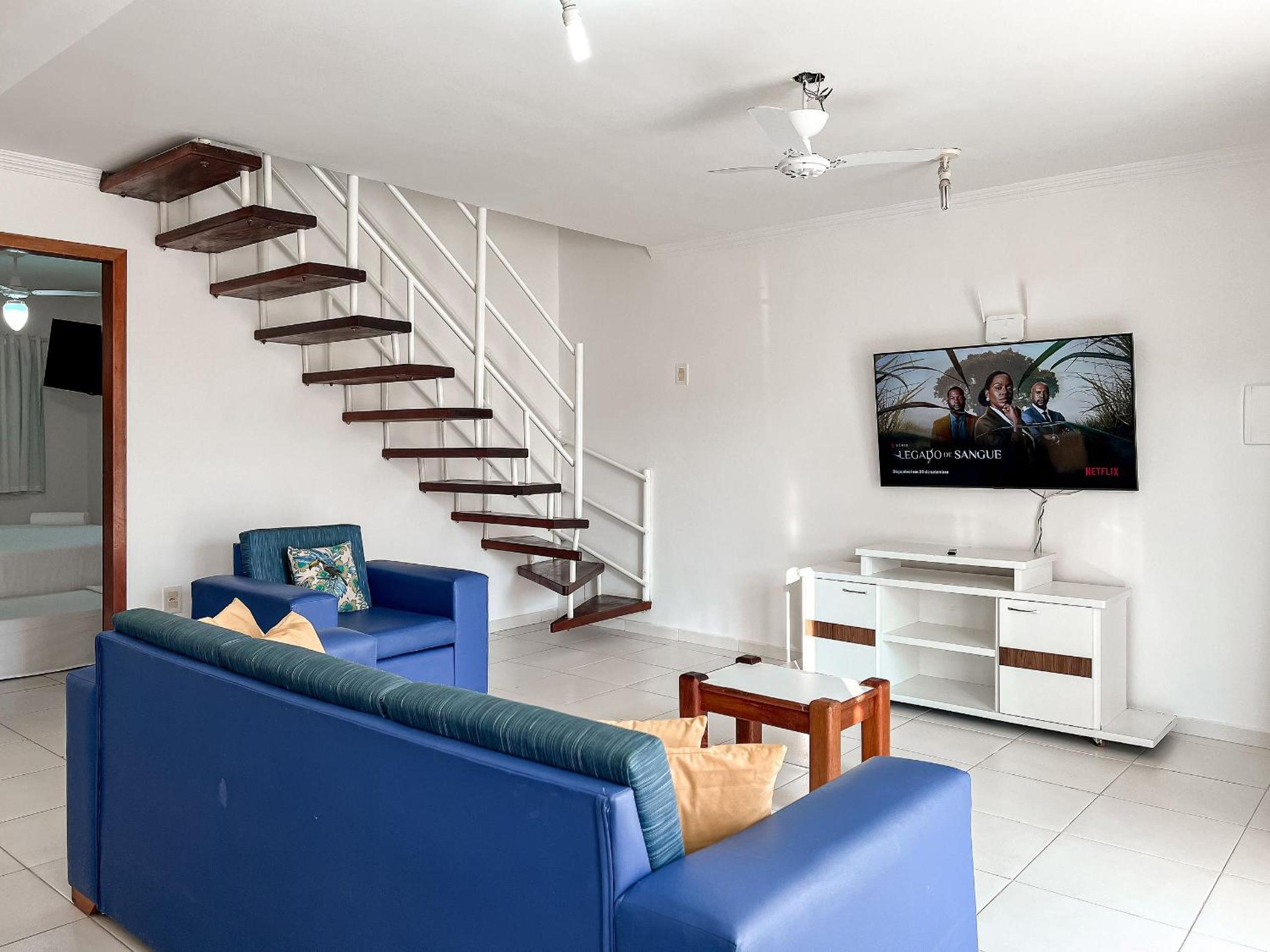 Casas no Residencial Mont Sião com 1, 2 ou 3 suítes (todas com ar condicionado) condomíno a poucos metros da praia de Taperapuã (Axé Moi), com 2 piscinas a