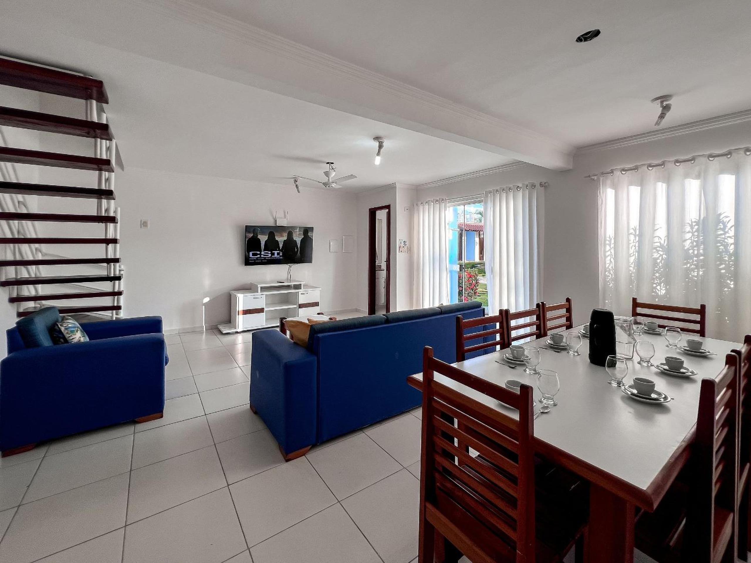 Casas no Residencial Mont Sião com 1, 2 ou 3 suítes (todas com ar condicionado) condomíno a poucos metros da praia de Taperapuã (Axé Moi), com 2 piscinas a