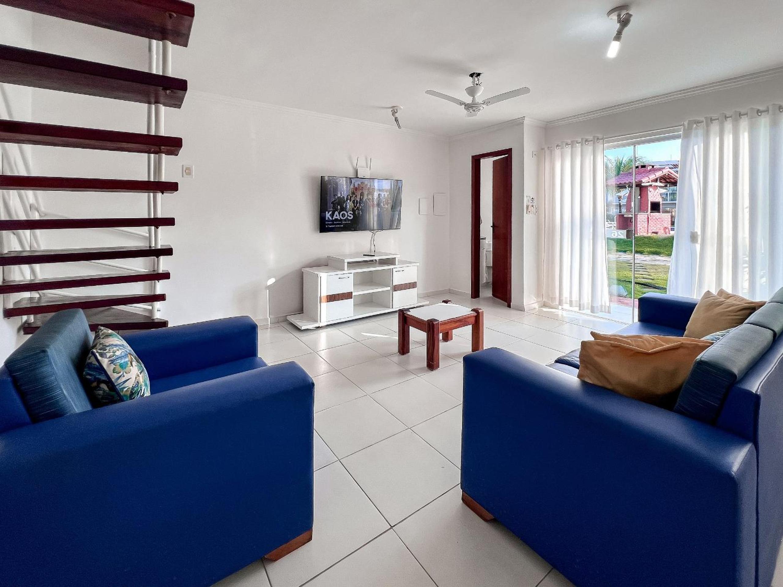 Casas no Residencial Mont Sião com 1, 2 ou 3 suítes (todas com ar condicionado) condomíno a poucos metros da praia de Taperapuã (Axé Moi), com 2 piscinas a