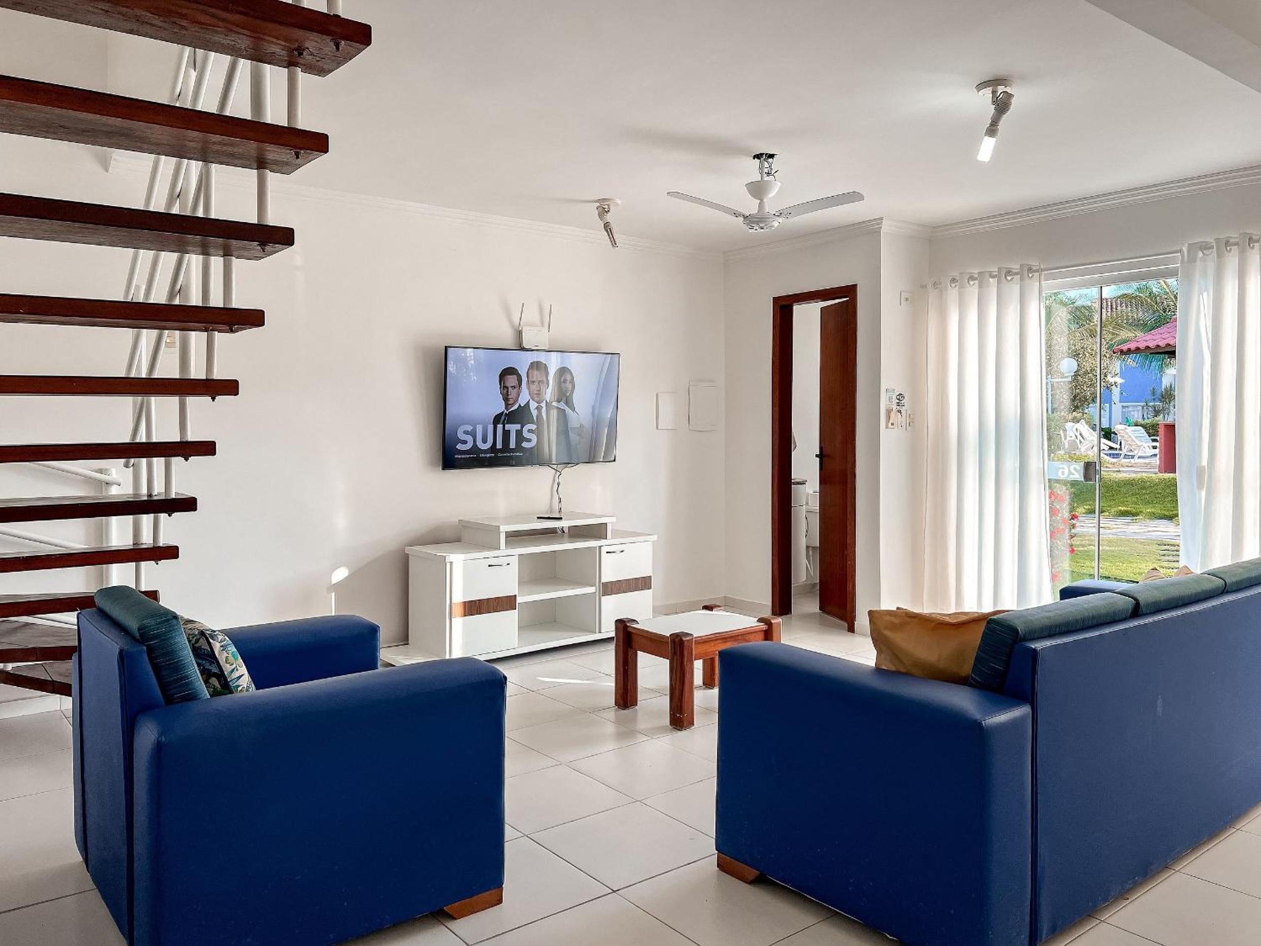 Casas no Residencial Mont Sião com 1, 2 ou 3 suítes (todas com ar condicionado) condomíno a poucos metros da praia de Taperapuã (Axé Moi), com 2 piscinas a