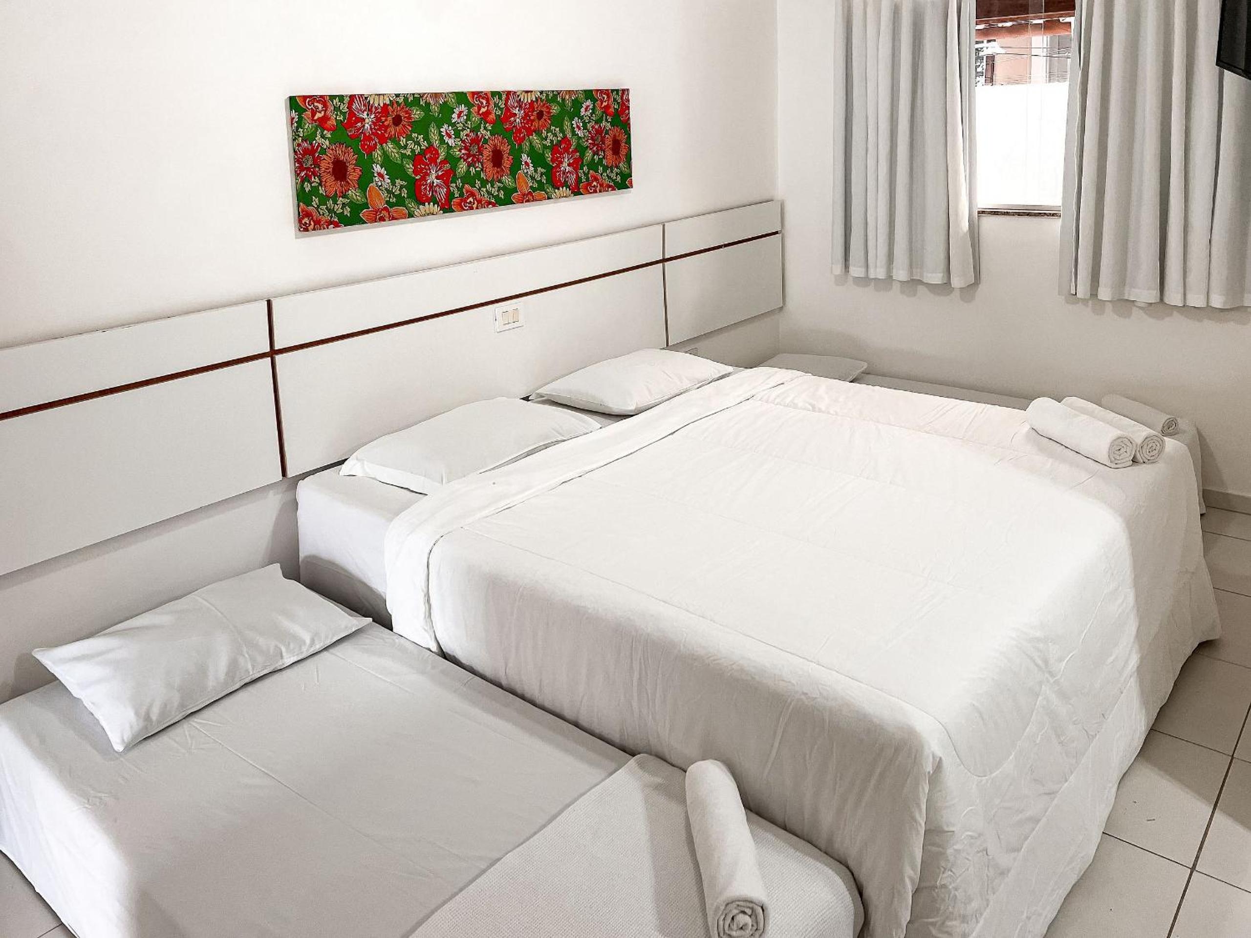Casas no Residencial Mont Sião com 1, 2 ou 3 suítes (todas com ar condicionado) condomíno a poucos metros da praia de Taperapuã (Axé Moi), com 2 piscinas a