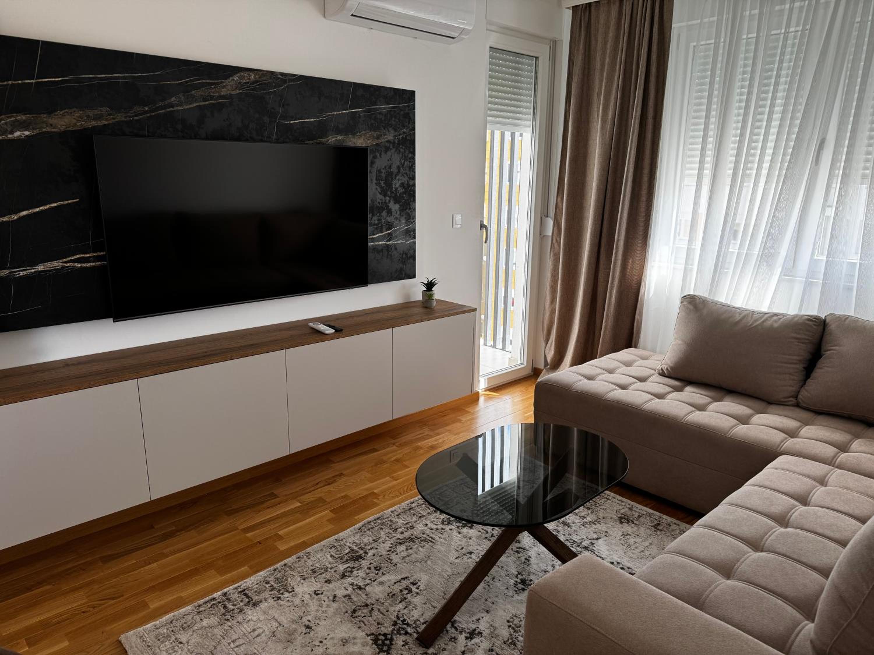 MEMS Lux Apartment