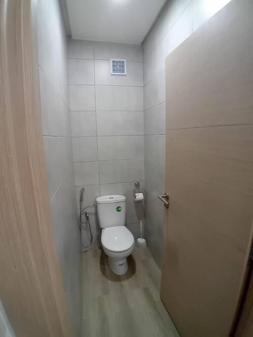Brand new triplex with small garden view 3
