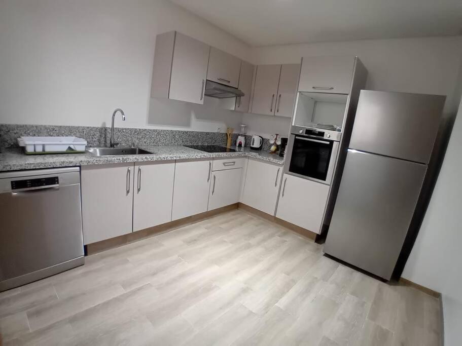 Brand new triplex with small garden view 5
