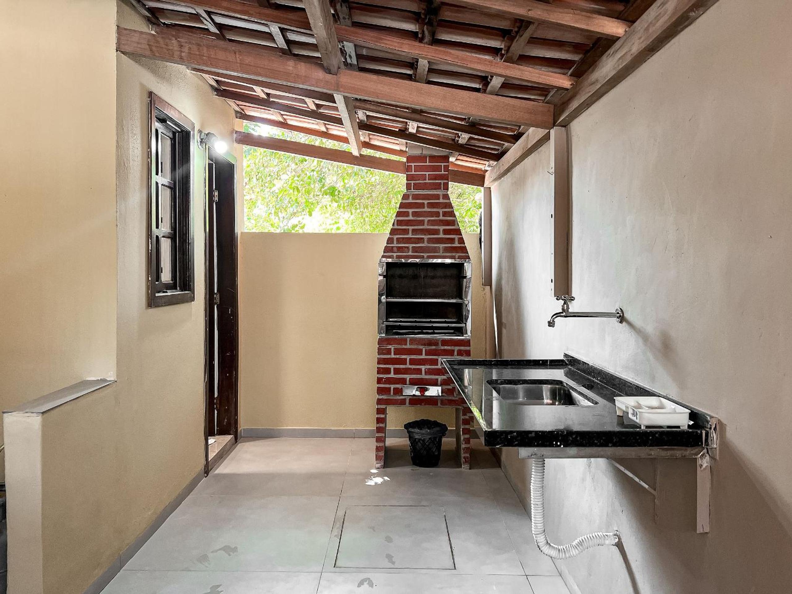 Casas com 2 ou 3 suítes (todas com ar split), com internet privativa 300MBPSno Residencial Nazareth, localizado a aproximadamente 80m da praia de Taperapuã