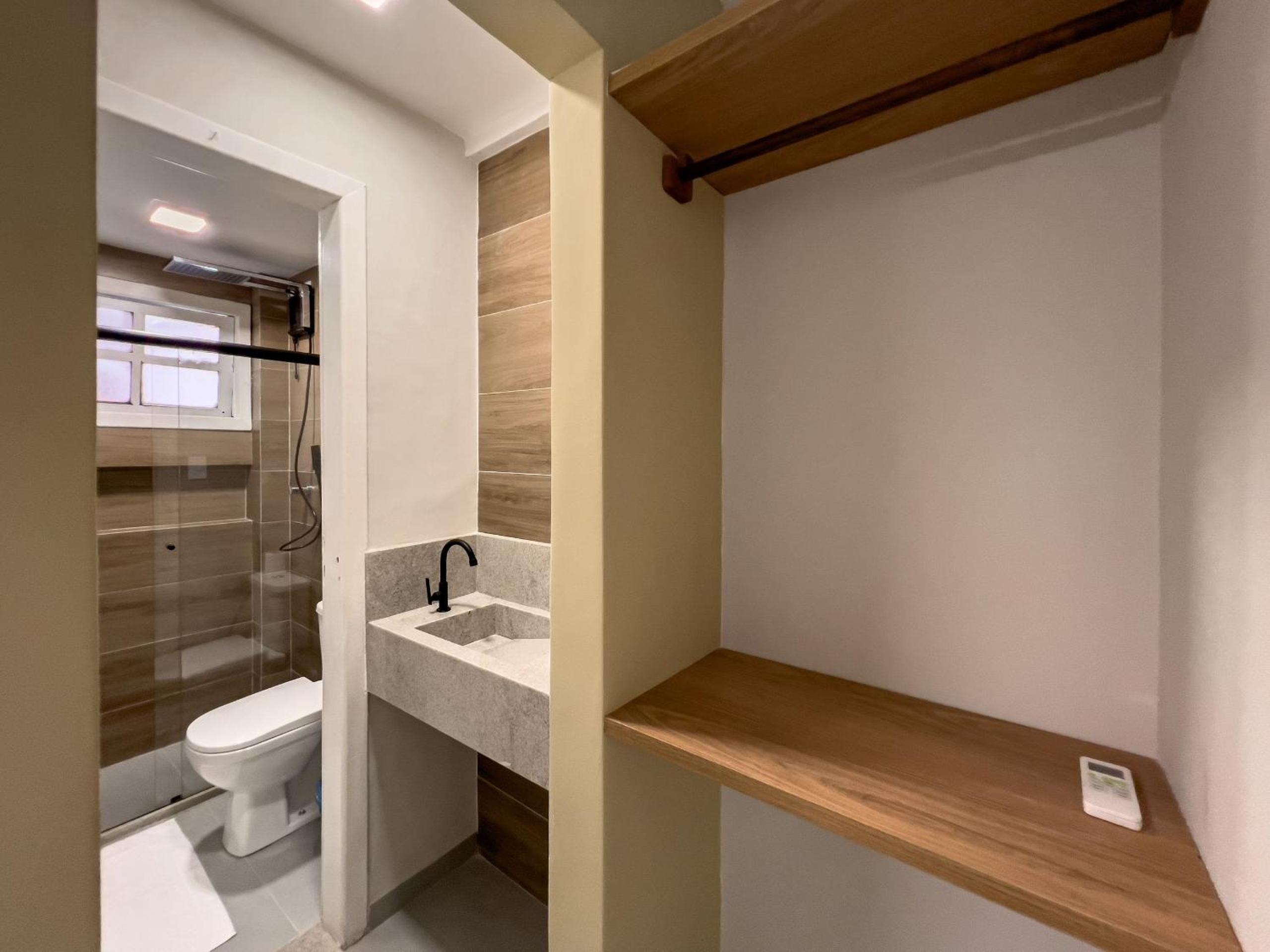 Casas com 2 ou 3 suítes (todas com ar split), com internet privativa 300MBPSno Residencial Nazareth, localizado a aproximadamente 80m da praia de Taperapuã