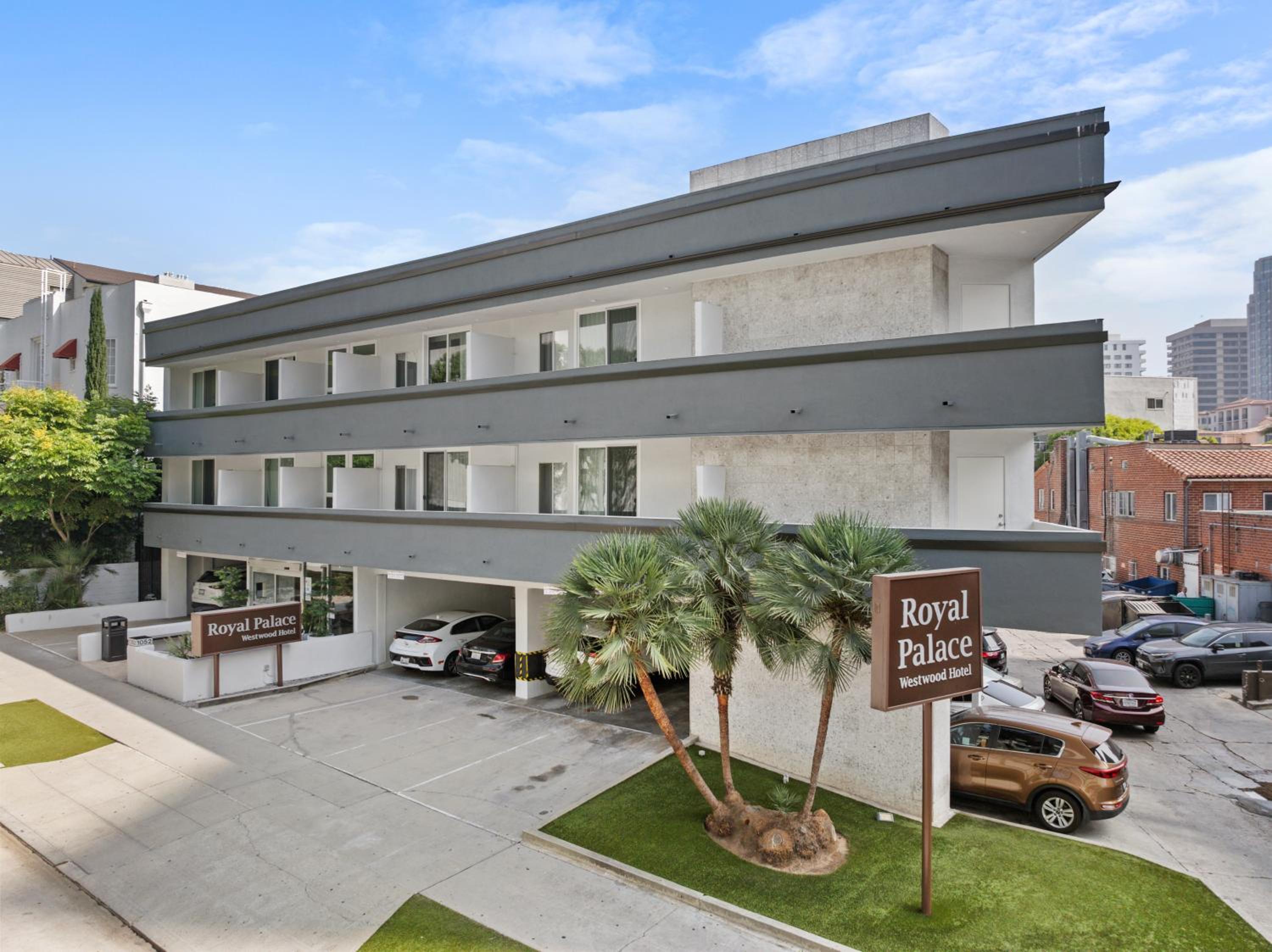 Hotel Royal Palace Westwood Hotel - Image 1