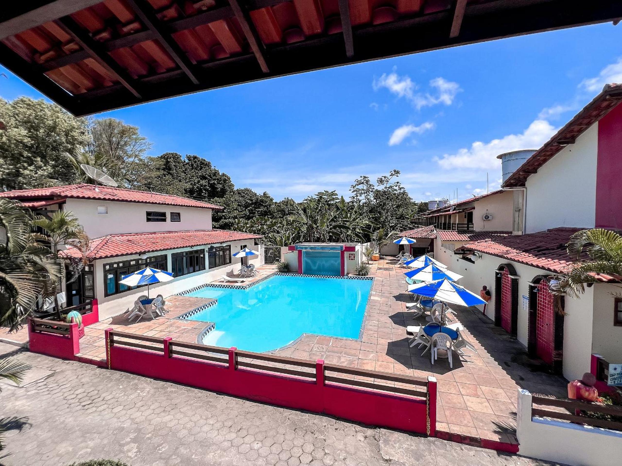 Casas com 2 ou 3 suítes (todas com ar split), com internet privativa 300MBPSno Residencial Nazareth, localizado a aproximadamente 80m da praia de Taperapuã