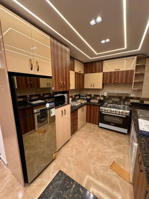 Luxury 3-Bedroom Apartments B2 view 4