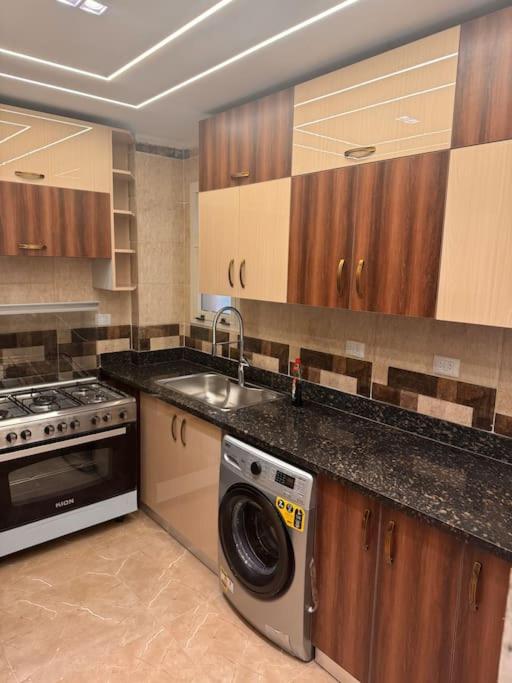 Luxury 3-Bedroom Apartments B2 view 5