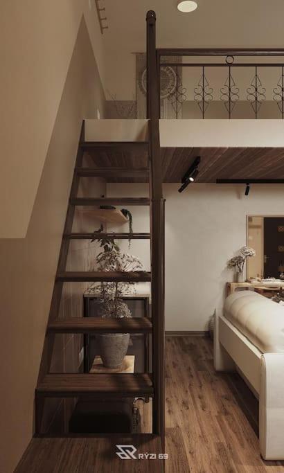 Old Quarter Attic Homee