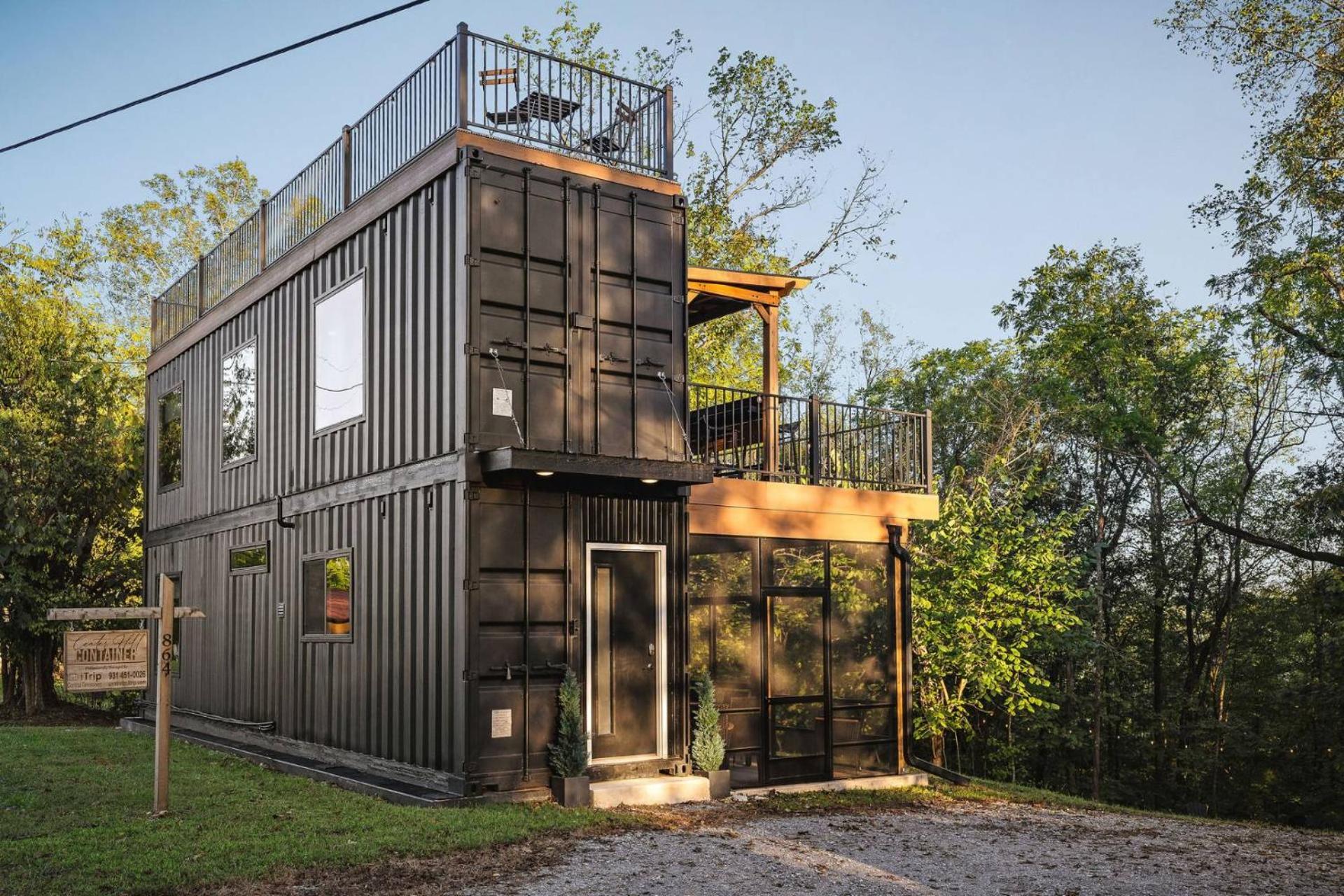 Center Hill Container