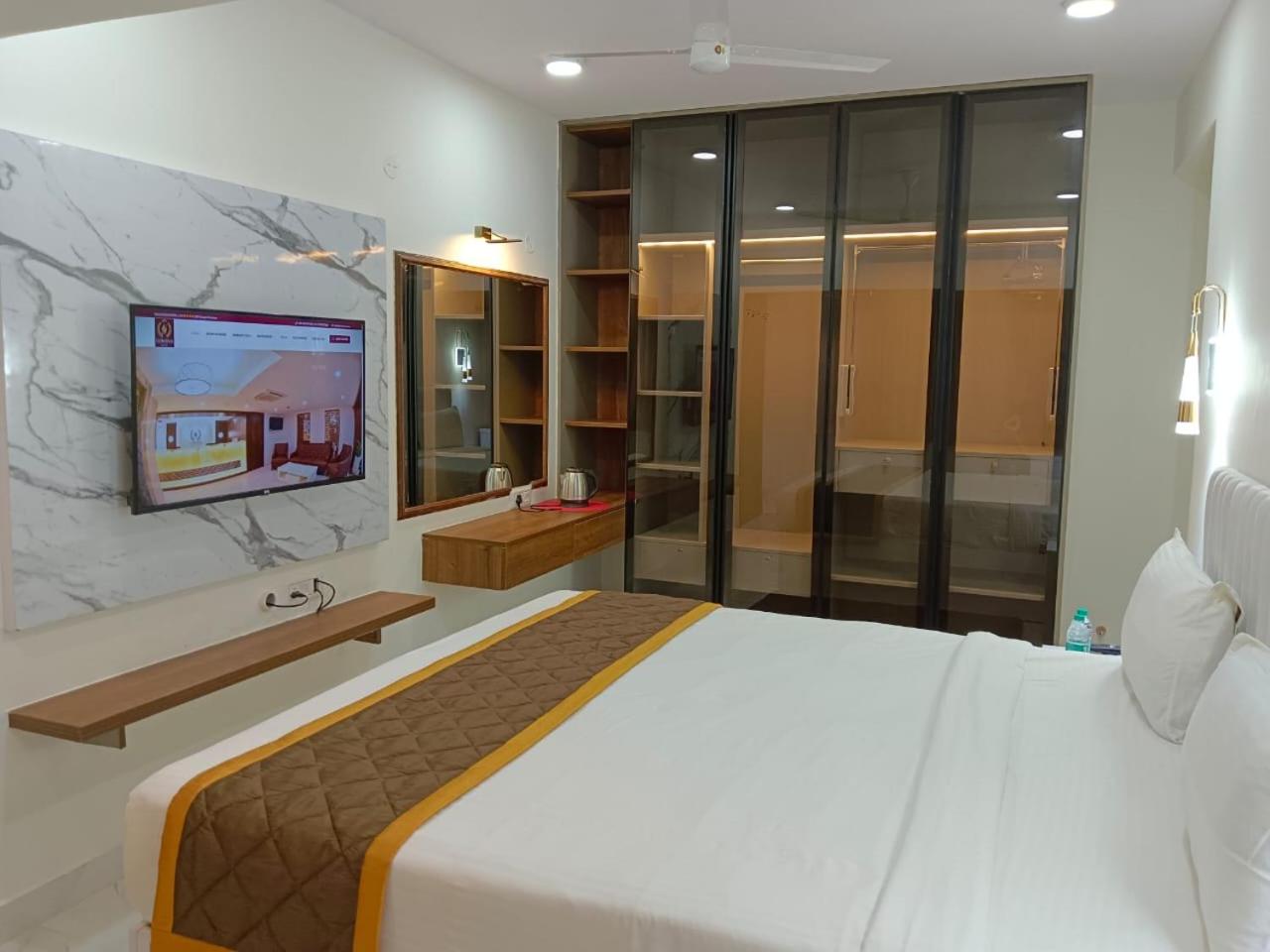 SS LUMINA GUEST HOUSE view 3