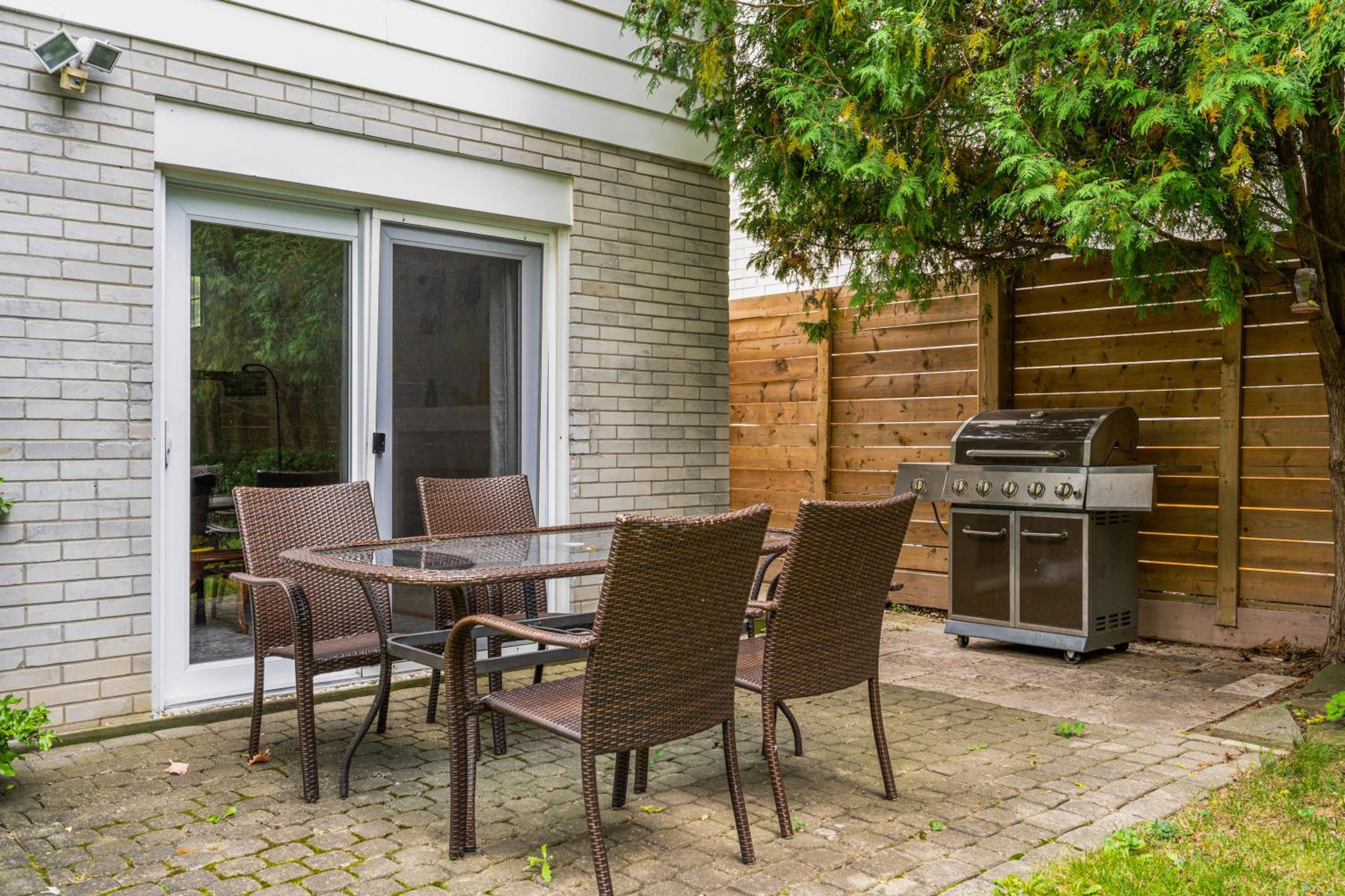 Glengarry Haus Spacious 2BR Home Away From Home