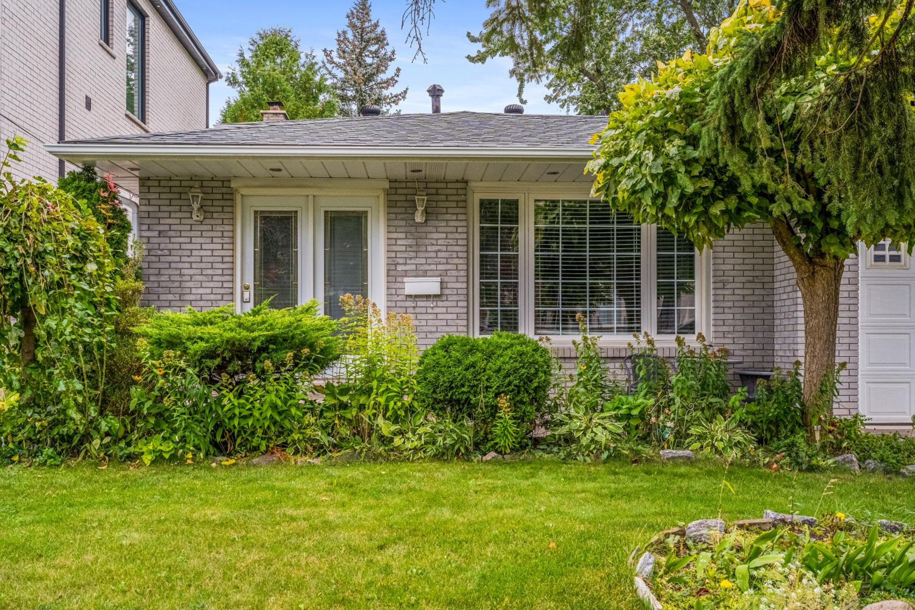 Glengarry Haus Spacious 2BR Home Away From Home