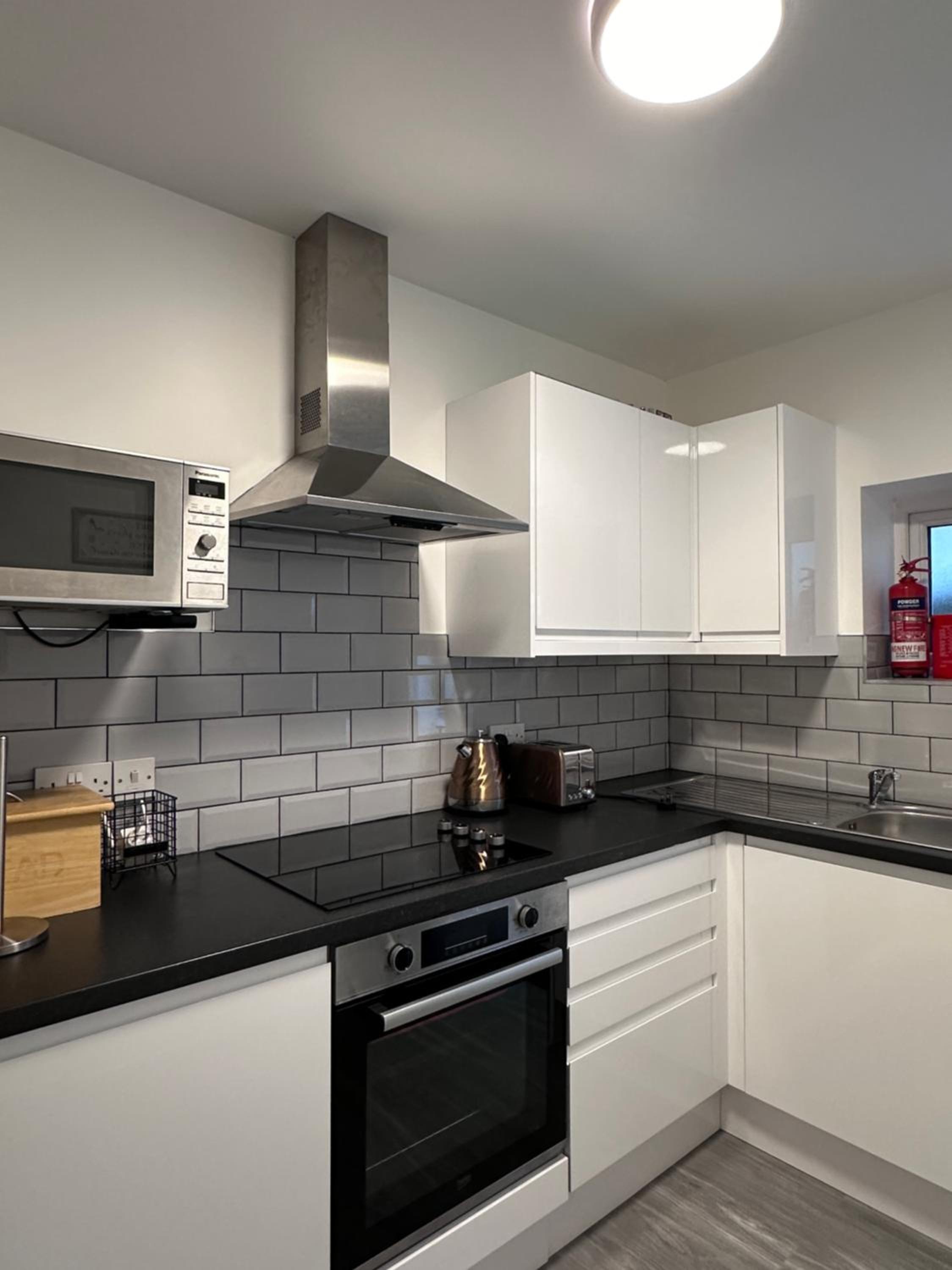 Granada Apartments Derby Road view 4