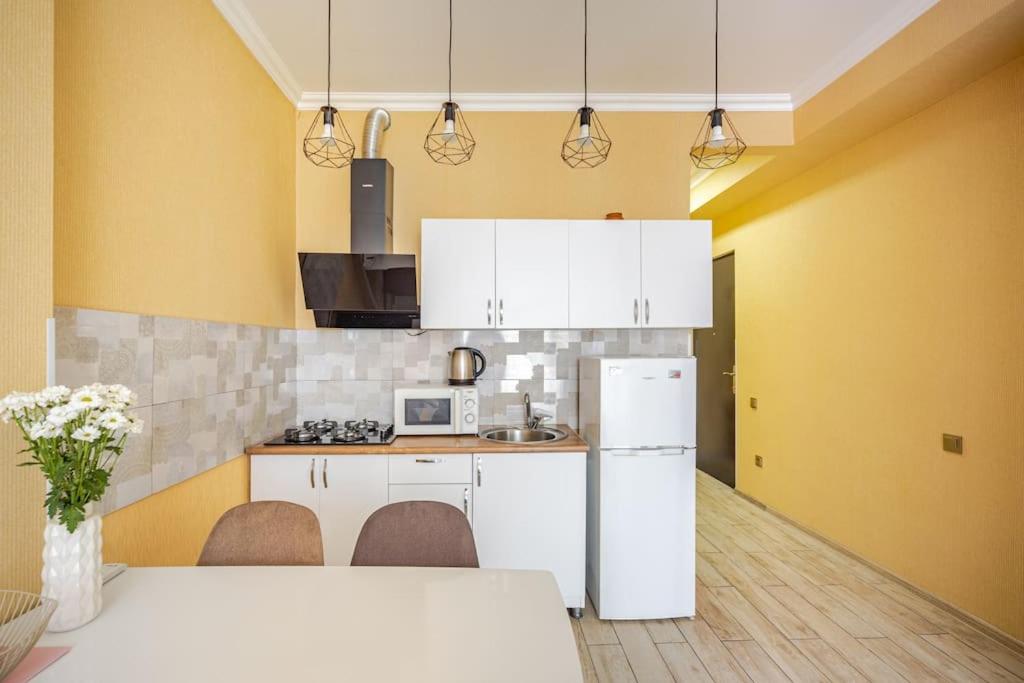Bright & Cozy Haven,Tbilisi Metro Nearby view 3