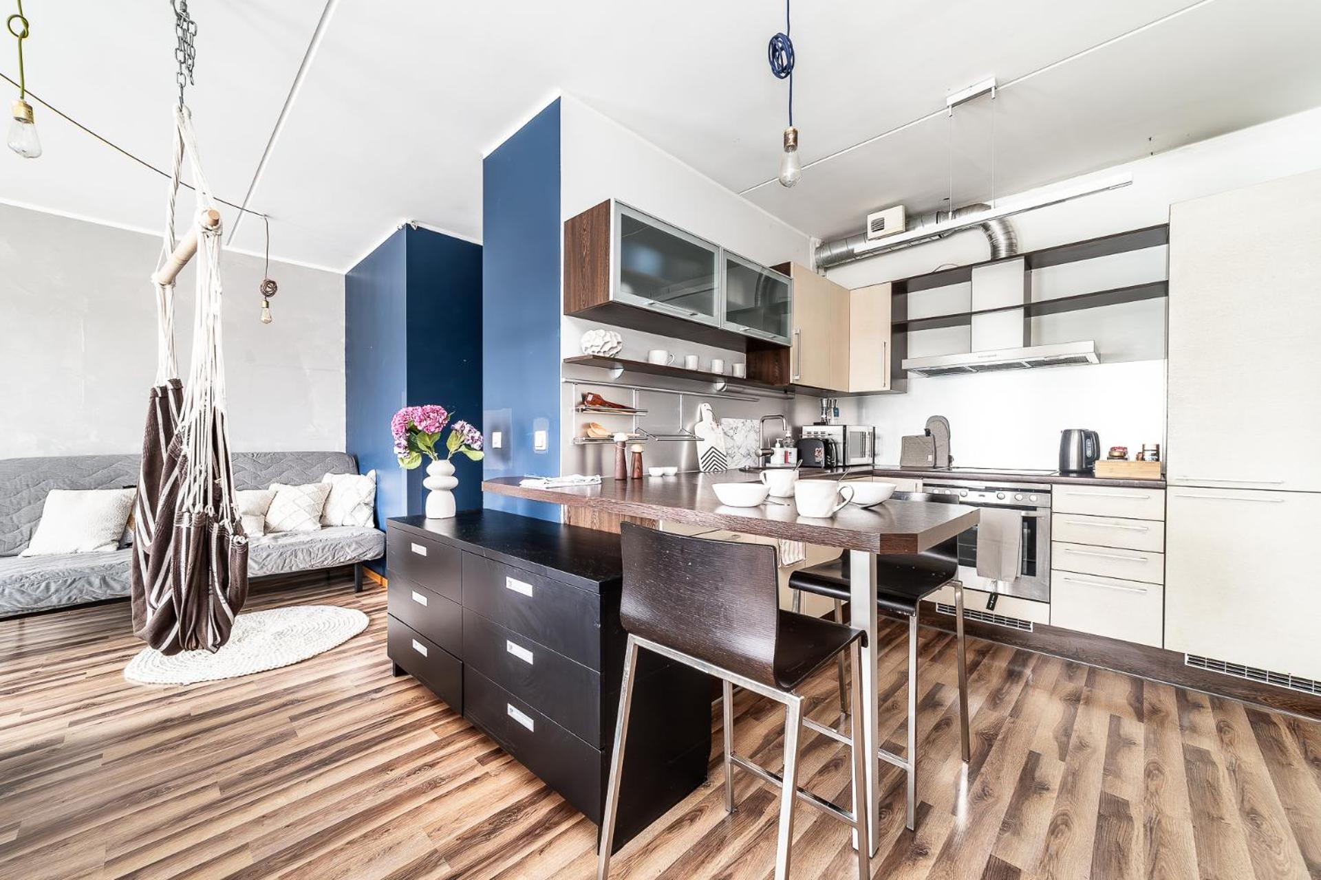 Top floor near ferry terminal - free parking view 5