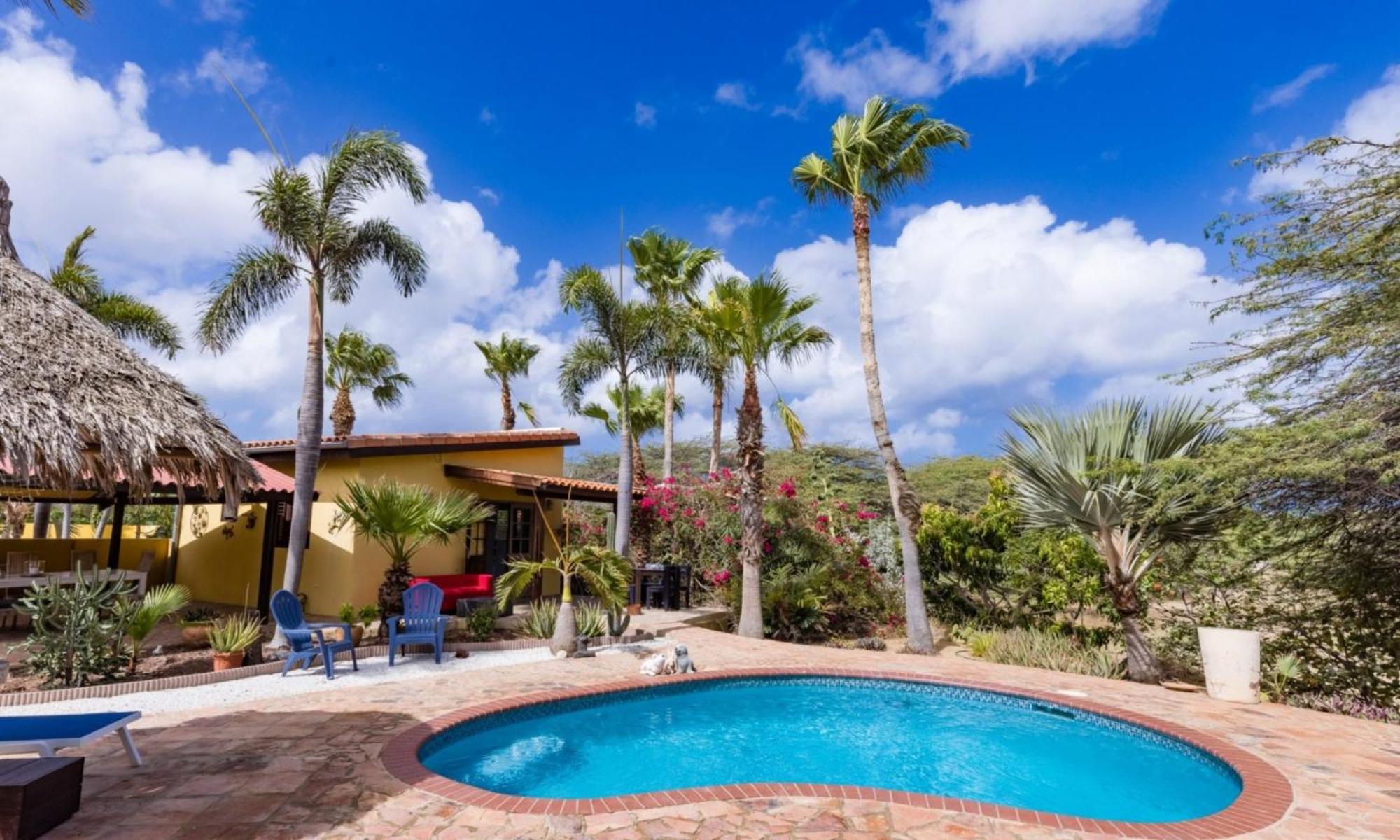 Caya Luna Apartments