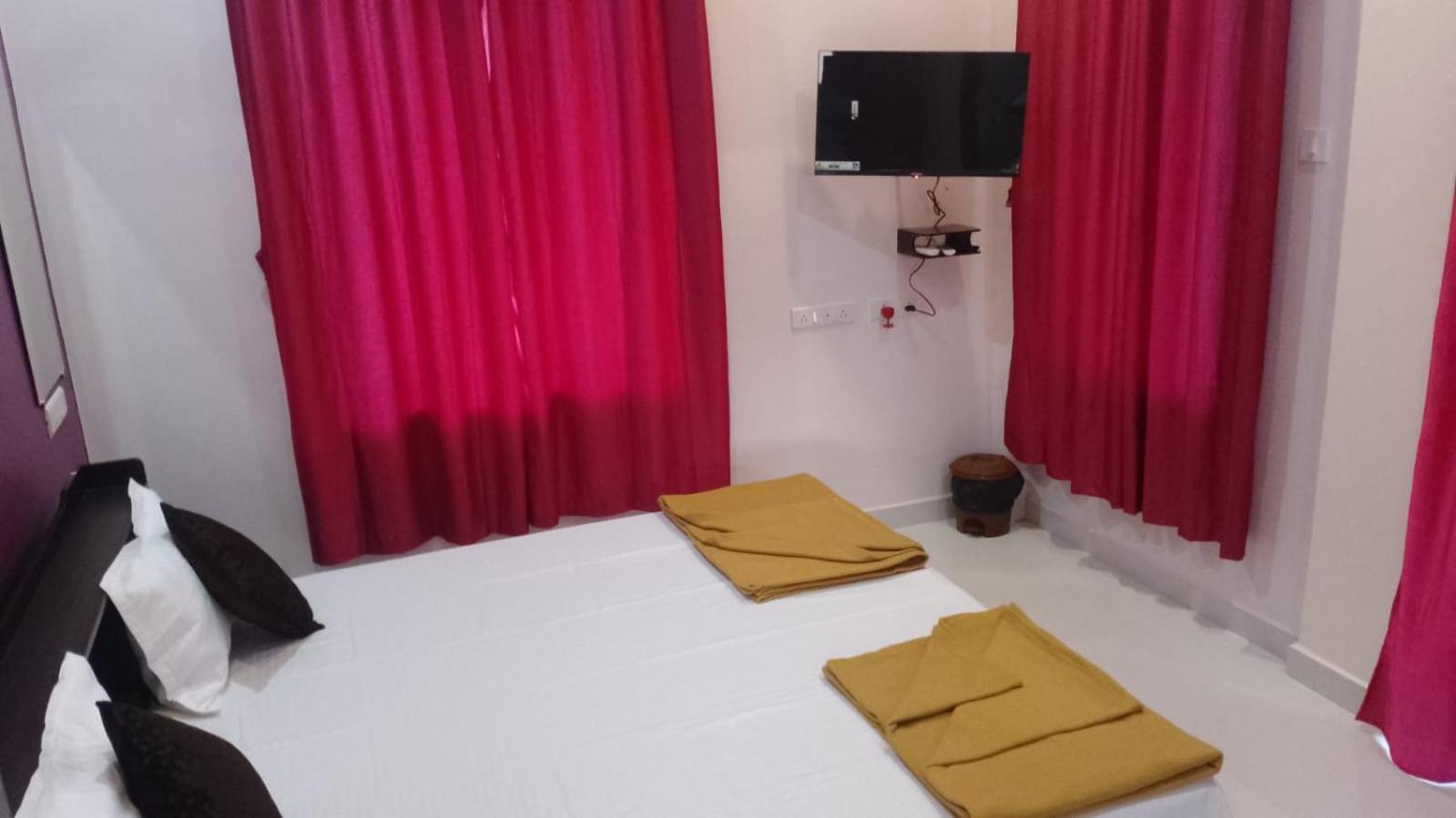 CLASSIC ANAND Bungalow-Imperial Suite Tarkarli view 5