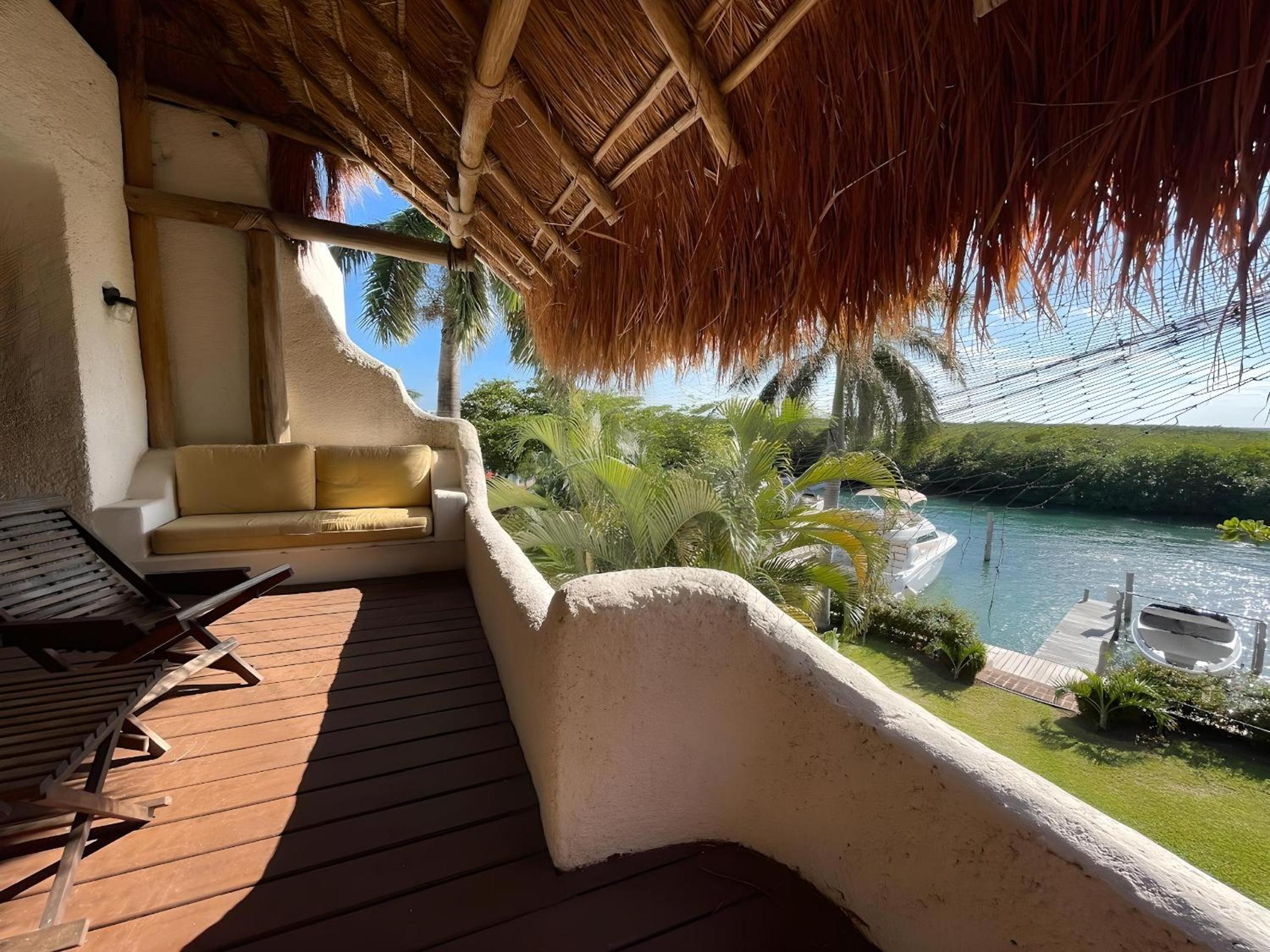 Private Villa By Andani