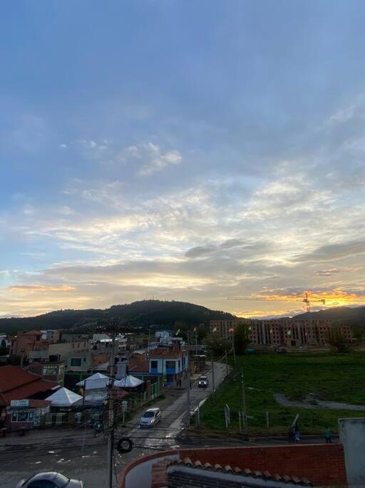 Apartamento en último piso hermosa vista al pueblo y lago
