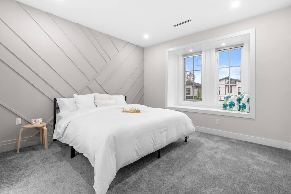 Modern Comfortable Charming Retreat
