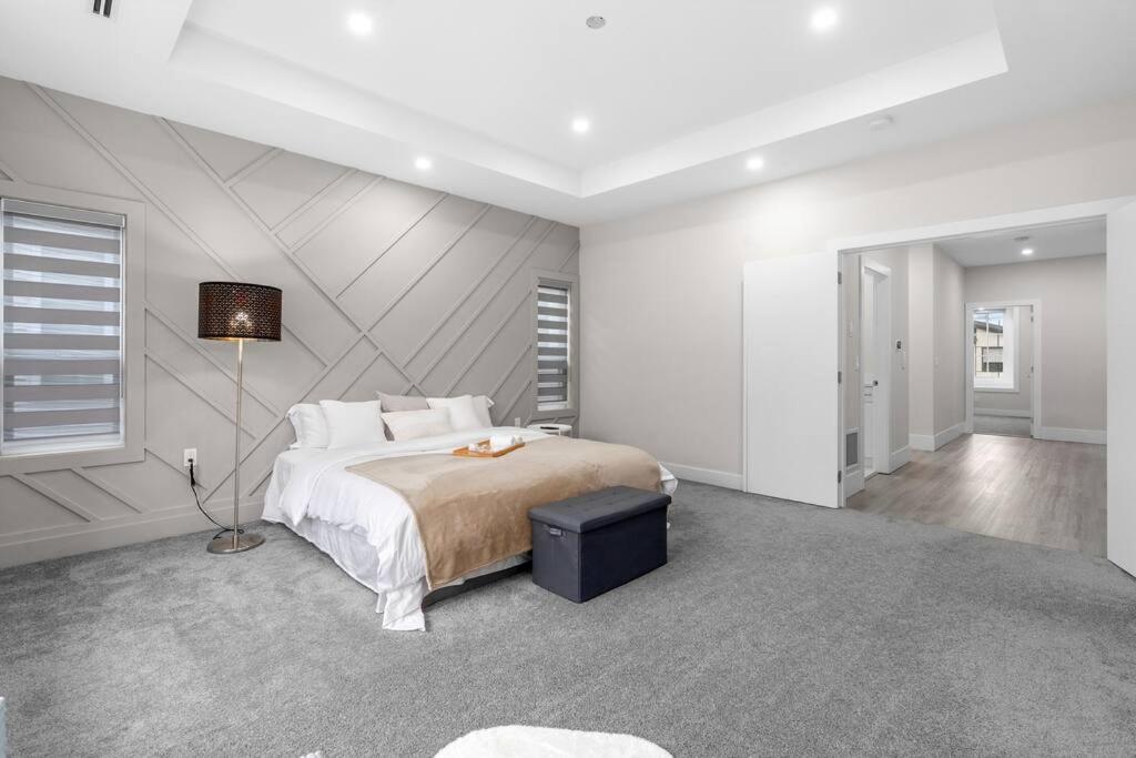 Modern Comfortable Charming Retreat