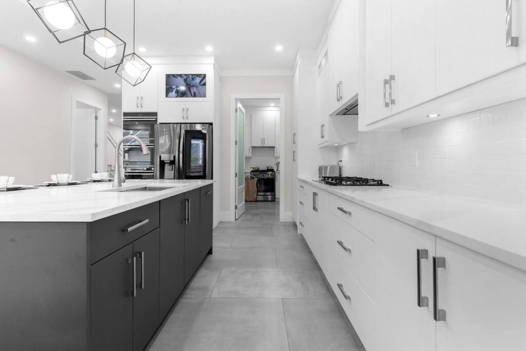Modern Comfortable Charming Retreat