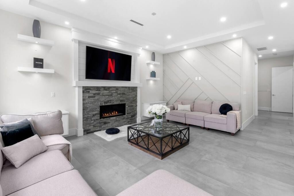 Modern Comfortable Charming Retreat