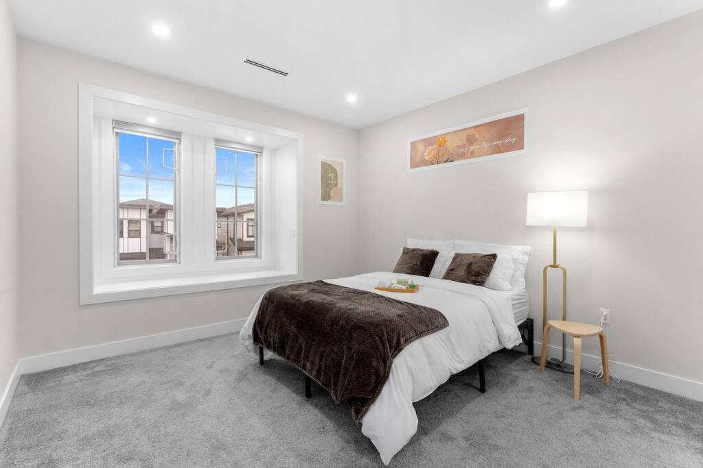 Modern Comfortable Charming Retreat