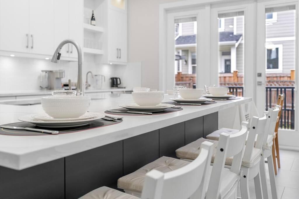 Modern Comfortable Charming Retreat
