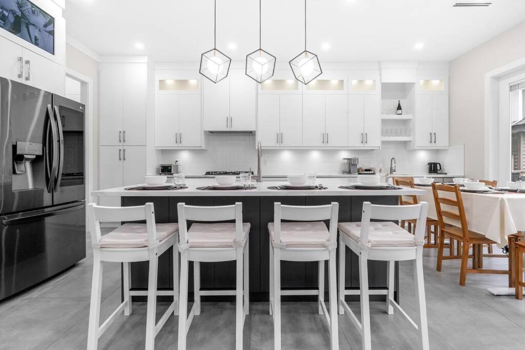 Modern Comfortable Charming Retreat