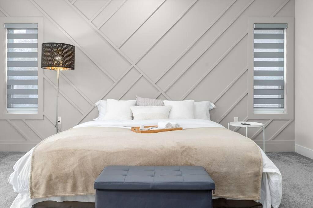Modern Comfortable Charming Retreat