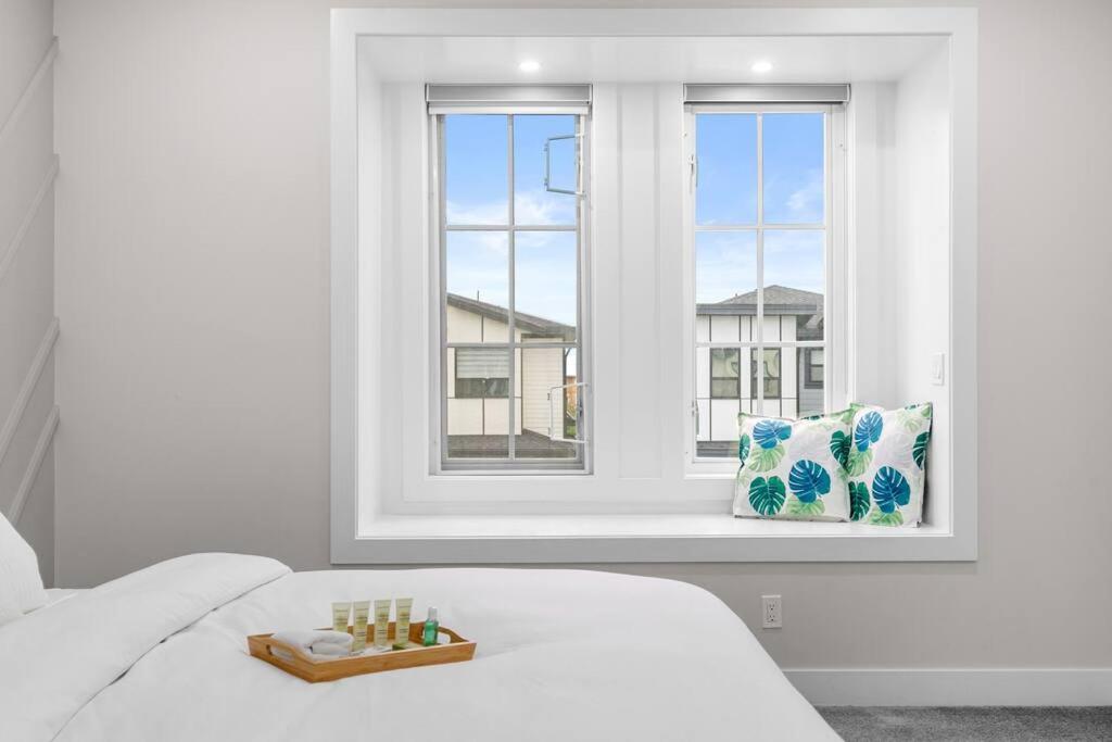 Modern Comfortable Charming Retreat