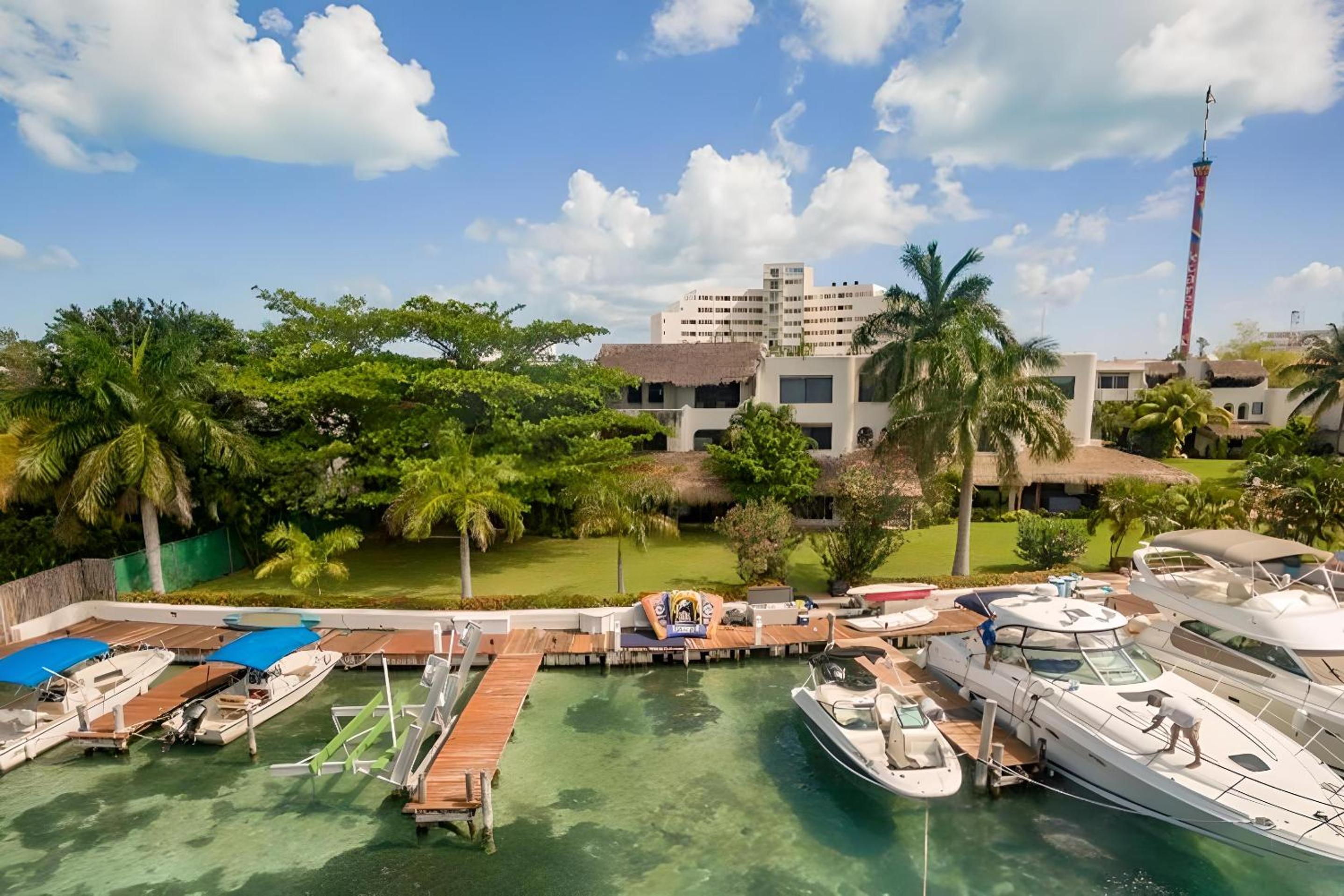 Private Villa By Andani